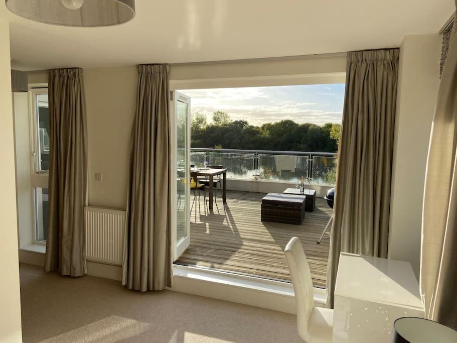 Reed Warbler - Hm111 - Lower Mill Estate Penthouse Apartment With Spa Access Somerford Keynes ภายนอก รูปภาพ