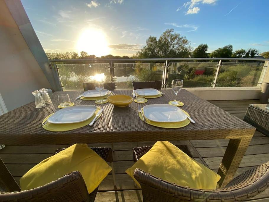 Reed Warbler - Hm111 - Lower Mill Estate Penthouse Apartment With Spa Access Somerford Keynes ภายนอก รูปภาพ
