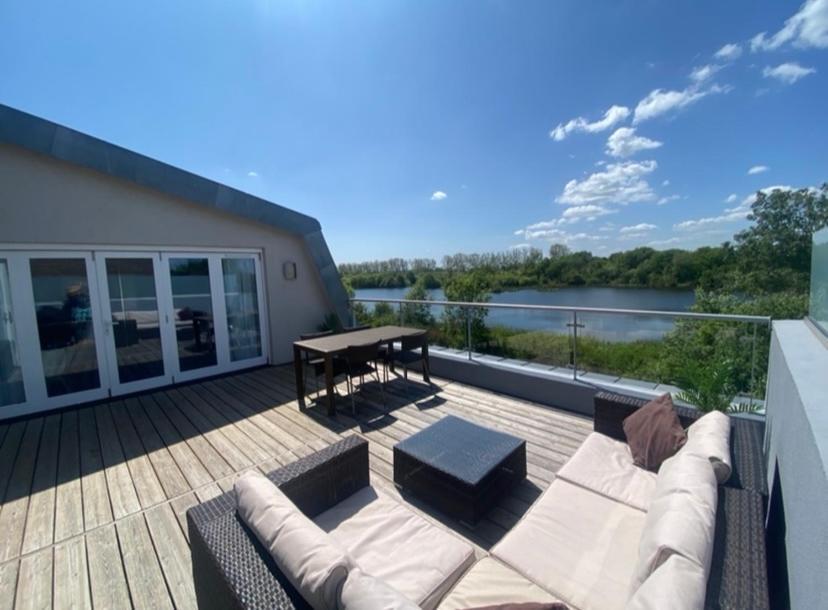 Reed Warbler - Hm111 - Lower Mill Estate Penthouse Apartment With Spa Access Somerford Keynes ภายนอก รูปภาพ